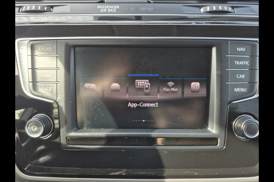 Volkswagen Touran 1.2 TSI 7persoons,clima,wegklapbare trekhaak,stoelverwarming,parkeersensoren