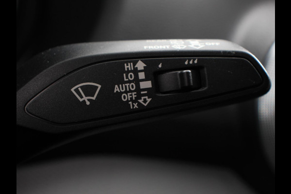 Audi Q2 35 TFSI 150pk Automaat S Edition Audi Q2 35 TFSI S Edition | Navigatie | Camera | Adaptive Cruise Control | LED Matrix | Elektrische Achterklep | Keyless Entry |