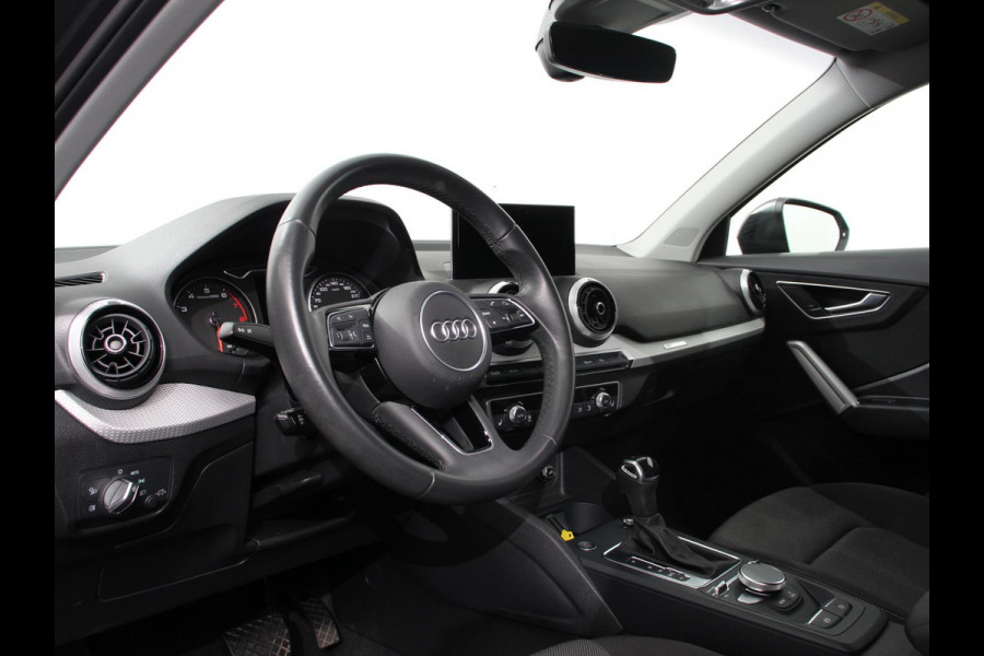 Audi Q2 35 TFSI 150pk Automaat S Edition Audi Q2 35 TFSI S Edition | Navigatie | Camera | Adaptive Cruise Control | LED Matrix | Elektrische Achterklep | Keyless Entry |