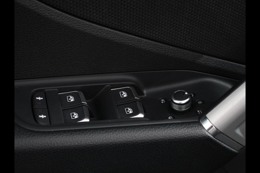 Audi Q2 35 TFSI 150pk Automaat S Edition Audi Q2 35 TFSI S Edition | Navigatie | Camera | Adaptive Cruise Control | LED Matrix | Elektrische Achterklep | Keyless Entry |