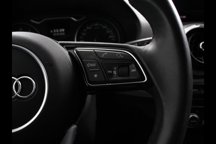Audi Q2 35 TFSI 150pk Automaat S Edition Audi Q2 35 TFSI S Edition | Navigatie | Camera | Adaptive Cruise Control | LED Matrix | Elektrische Achterklep | Keyless Entry |