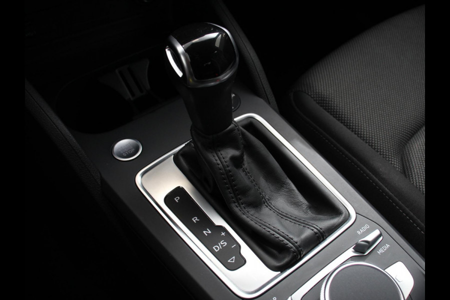 Audi Q2 35 TFSI 150pk Automaat S Edition Audi Q2 35 TFSI S Edition | Navigatie | Camera | Adaptive Cruise Control | LED Matrix | Elektrische Achterklep | Keyless Entry |