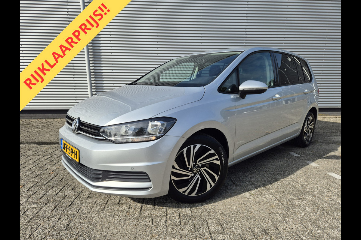 Volkswagen Touran 1.2 TSI 7persoons,clima,wegklapbare trekhaak,stoelverwarming,parkeersensoren Volkswagen Touran 1.2 TSI 7persoons,clima,wegklapbare trekhaak,stoelverwarming,parkeersensoren