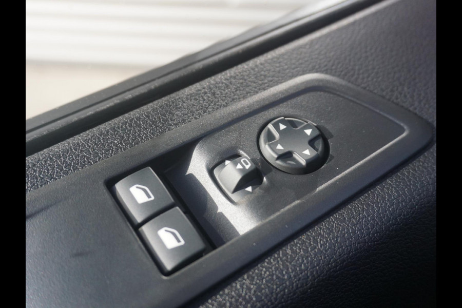 Opel Vivaro Electric L2 75 kWh | 0% rente | Surround View pakket | Apple Carplay | camera | dodehoek detectie | parkeersensoren voor & achter | Comfort tussenschot | rijklaarprijs