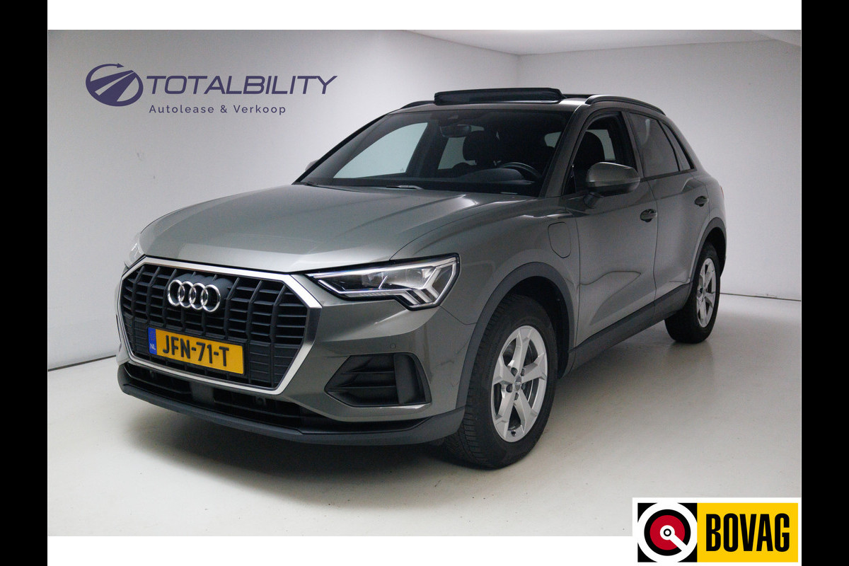 Audi Q3 45 TFSI e S edition 245 PK | S-Line interieur | Panoramadak | Navigatie | App. connect | Elec. achterklep, Stoelverwarming Audi Q3 45 TFSI e S edition 245 PK | S-Line interieur | Panoramadak | Navigatie | App. connect | Elec. achterklep, Stoelverwarming