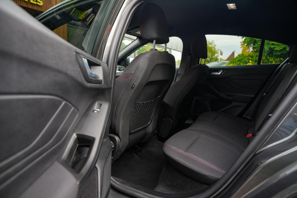 Ford Focus ST Line Navigatie Cruise Camera DAB+ Keyless
