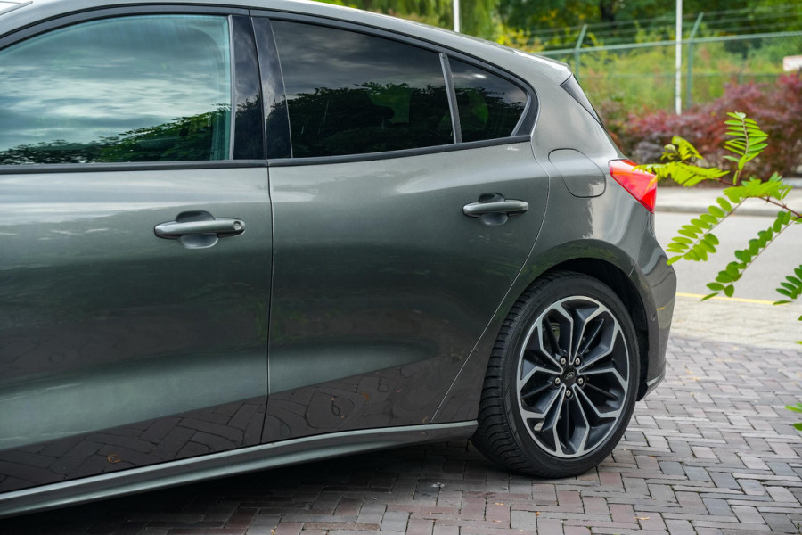 Ford Focus ST Line Navigatie Cruise Camera DAB+ Keyless