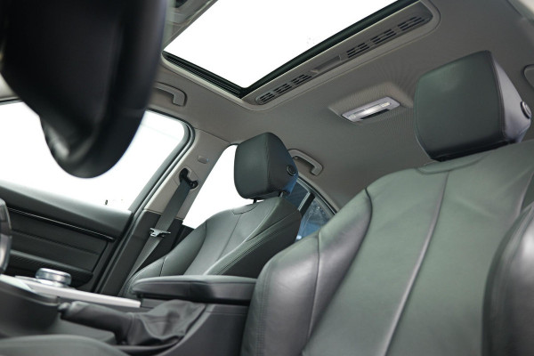BMW 3-serie 330e iPerformance Sport |Schuifdak|Leder|HUD|Navi|