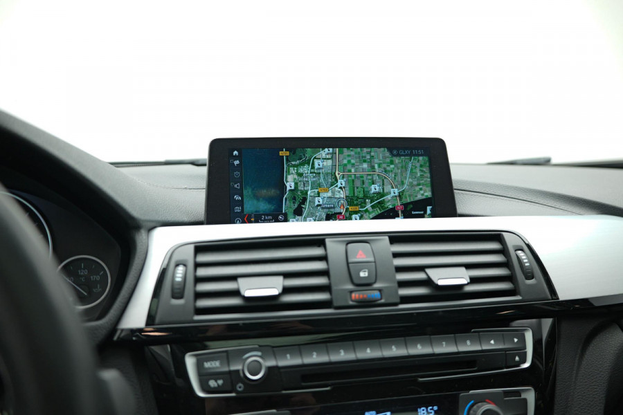 BMW 3-serie 330e iPerformance Sport |Schuifdak|Leder|HUD|Navi|