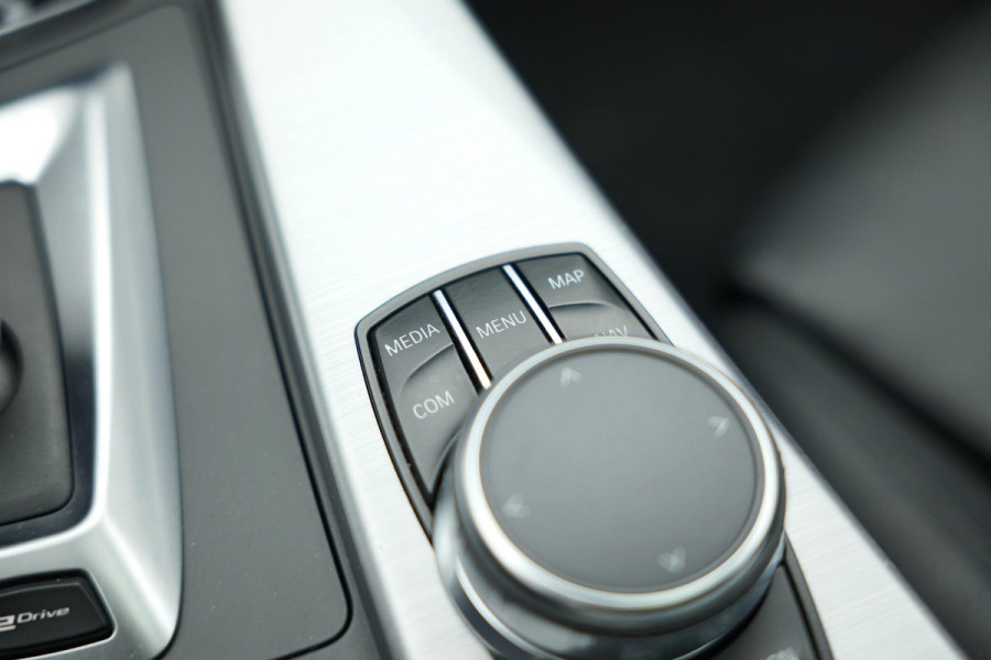 BMW 3-serie 330e iPerformance Sport |Schuifdak|Leder|HUD|Navi|
