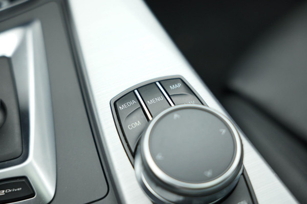BMW 3-serie 330e iPerformance Sport |Schuifdak|Leder|HUD|Navi|