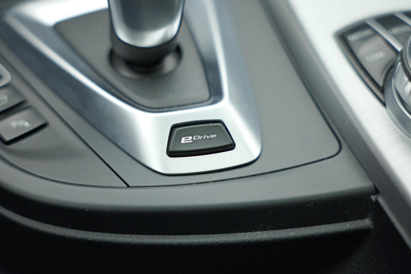 BMW 3-serie 330e iPerformance Sport |Schuifdak|Leder|HUD|Navi|