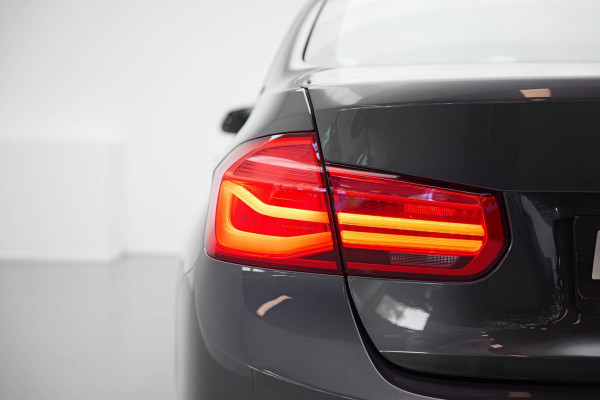 BMW 3-serie 330e iPerformance Sport |Schuifdak|Leder|HUD|Navi|