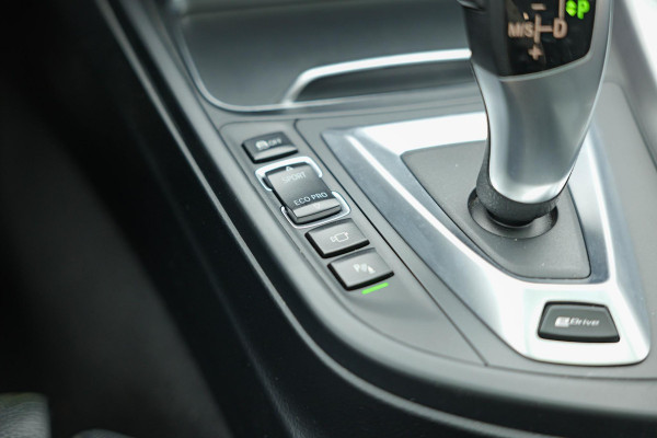 BMW 3-serie 330e iPerformance Sport |Schuifdak|Leder|HUD|Navi|