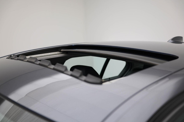 BMW 3-serie 330e iPerformance Sport |Schuifdak|Leder|HUD|Navi|