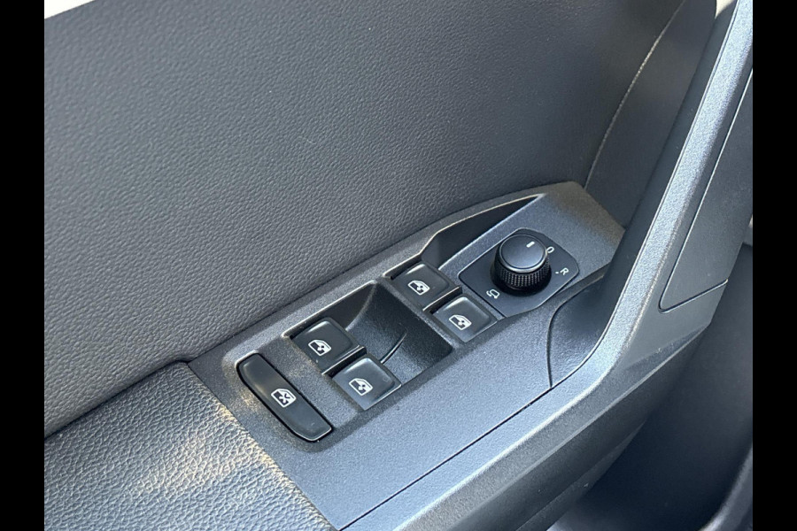 Seat Arona 1.0 TSI Style Business Xcellence | automaat | zwart dak | blind-spot | stoelverwarming