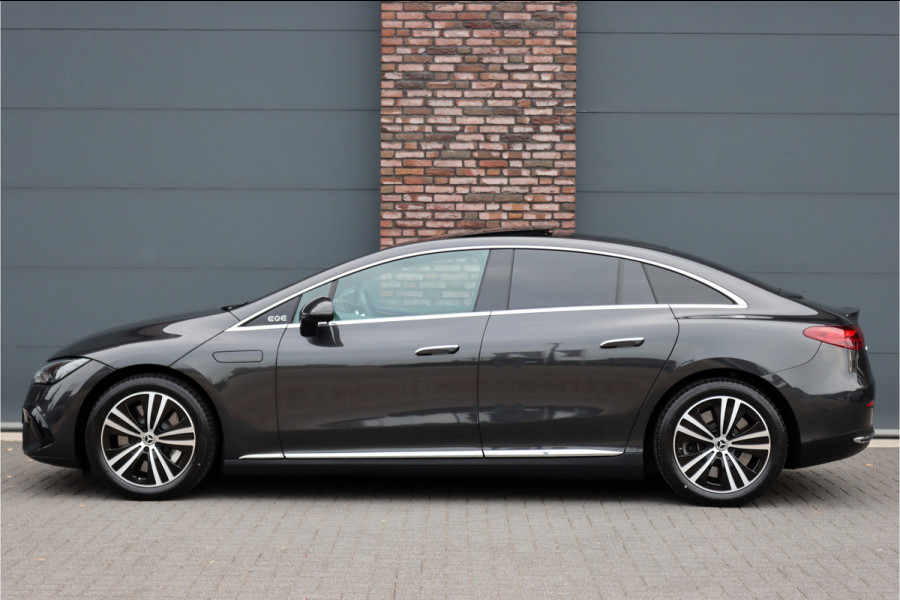 Mercedes-Benz EQE 300 Luxury Line 89 kWh | 39.500,- ex | Distronic | Panoramadak | Verwarmd Stuurwiel | Memory | Leder | Warmtepomp | Camera | Rijassistentiepakket | Digital Light |
