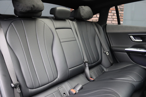 Mercedes-Benz EQE 300 Luxury Line 89 kWh | 39.500,- ex | Distronic | Panoramadak | Verwarmd Stuurwiel | Memory | Leder | Warmtepomp | Camera | Rijassistentiepakket | Digital Light |