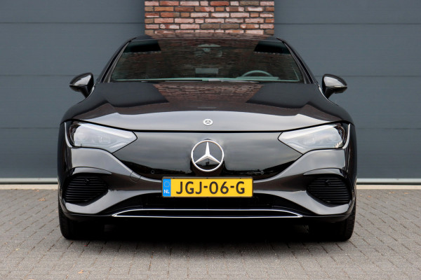 Mercedes-Benz EQE 300 Luxury Line 89 kWh | 39.500,- ex | Distronic | Panoramadak | Verwarmd Stuurwiel | Memory | Leder | Warmtepomp | Camera | Rijassistentiepakket | Digital Light |
