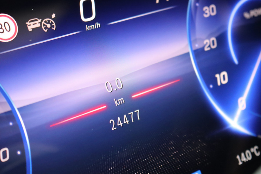 Mercedes-Benz EQE 300 Luxury Line 89 kWh | 39.500,- ex | Distronic | Panoramadak | Verwarmd Stuurwiel | Memory | Leder | Warmtepomp | Camera | Rijassistentiepakket | Digital Light |