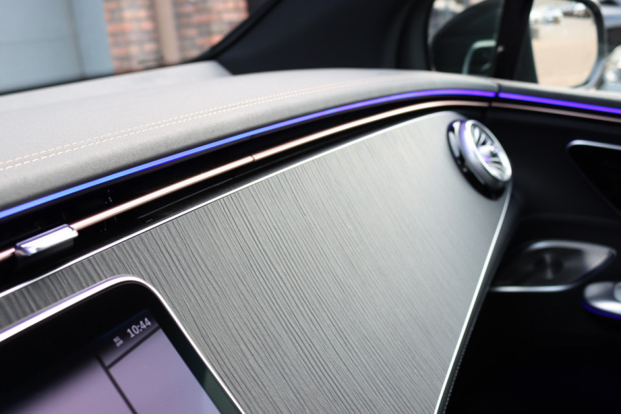Mercedes-Benz EQE SUV 350 4Matic AMG Line 91 kWh | Distronic+ | Memory | Panoramadak | Digital Light | Stoelventilatie | Burmester | Warmtepomp | Keyless Go | Augmented Reality |