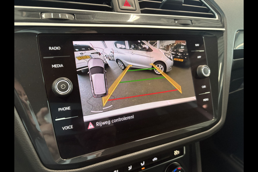 Volkswagen Tiguan 1.5 TSi 150pk DSG Highline Business R-Line CAMERA/VIRTUAL/20INCH/ORYX WHITE PEARL