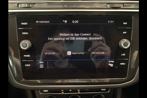 Volkswagen Tiguan 1.5 TSi 150pk DSG Highline Business R-Line CAMERA/VIRTUAL/20INCH/ORYX WHITE PEARL