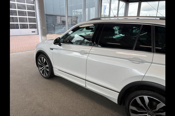 Volkswagen Tiguan 1.5 TSi 150pk DSG Highline Business R-Line CAMERA/VIRTUAL/20INCH/ORYX WHITE PEARL