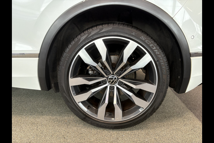 Volkswagen Tiguan 1.5 TSi 150pk DSG Highline Business R-Line CAMERA/VIRTUAL/20INCH/ORYX WHITE PEARL