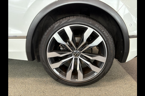 Volkswagen Tiguan 1.5 TSi 150pk DSG Highline Business R-Line CAMERA/VIRTUAL/20INCH/ORYX WHITE PEARL