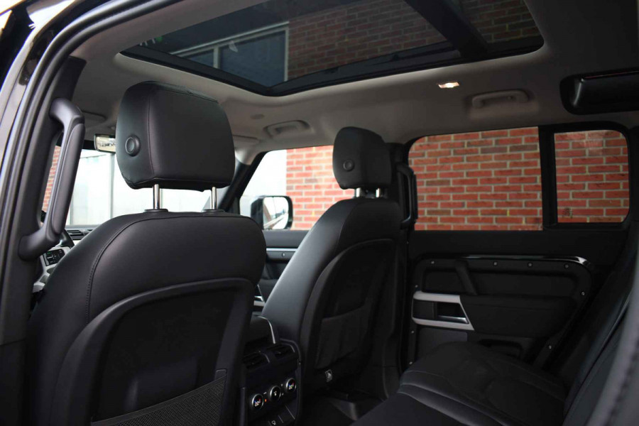 Land Rover Defender 110 3.0 P400 HSE 7-pers Pano Trekh ACC 22inch HUD Standkachel