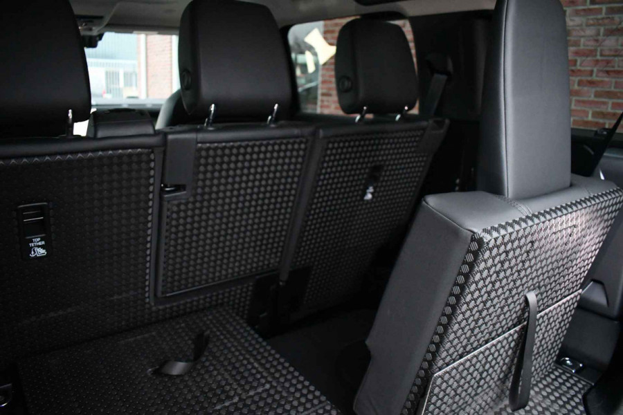Land Rover Defender 110 3.0 P400 HSE 7-pers Pano Trekh ACC 22inch HUD Standkachel