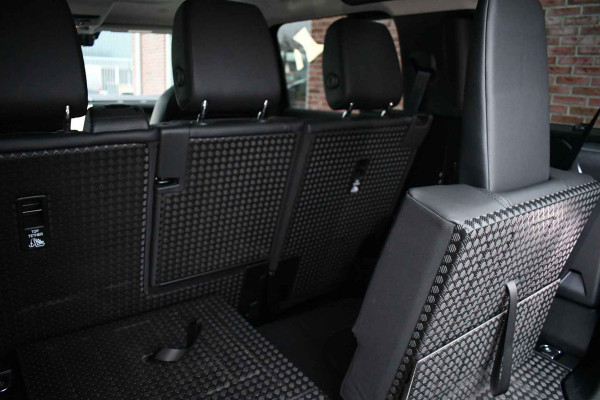 Land Rover Defender 110 3.0 P400 HSE 7-pers Pano Trekh ACC 22inch HUD Standkachel