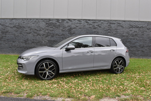 Volkswagen Golf 1.5 eTSI Edition 50 Pano/Trekhaak/navi/ harman kardon/head-up/Automaat