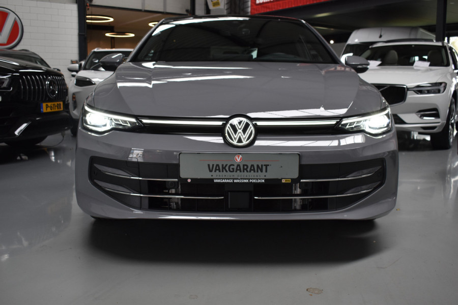 Volkswagen Golf 1.5 eTSI Edition 50 Pano/Trekhaak/navi/ harman kardon/head-up/Automaat