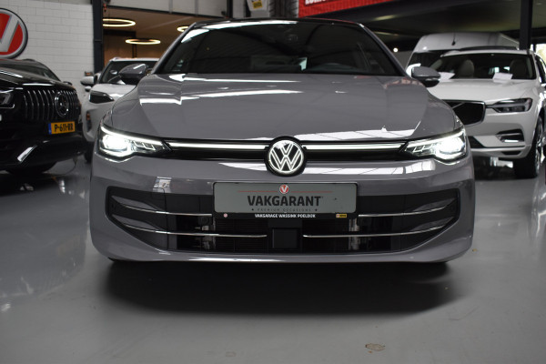 Volkswagen Golf 1.5 eTSI Edition 50 Pano/Trekhaak/navi/ harman kardon/head-up/Automaat