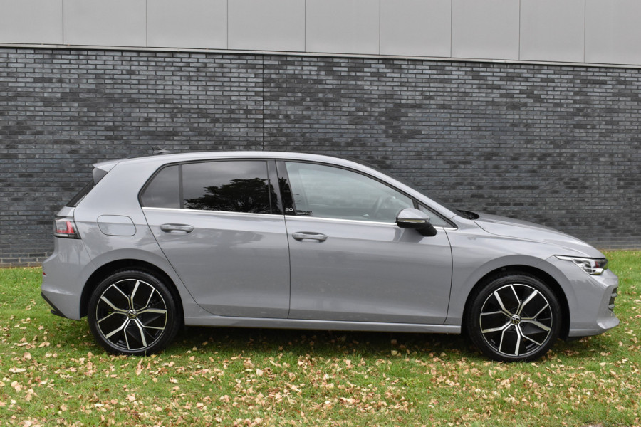 Volkswagen Golf 1.5 eTSI Edition 50 Pano/Trekhaak/navi/ harman kardon/head-up/Automaat