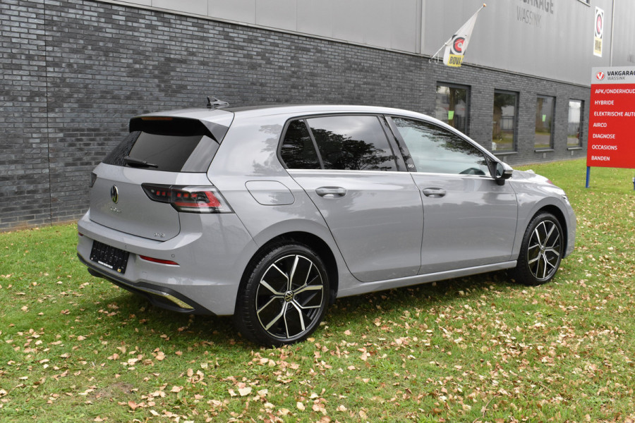 Volkswagen Golf 1.5 eTSI Edition 50 Pano/Trekhaak/navi/ harman kardon/head-up/Automaat