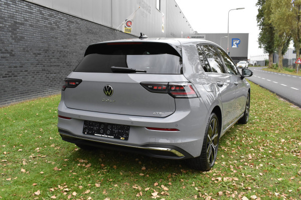 Volkswagen Golf 1.5 eTSI Edition 50 Pano/Trekhaak/navi/ harman kardon/head-up/Automaat