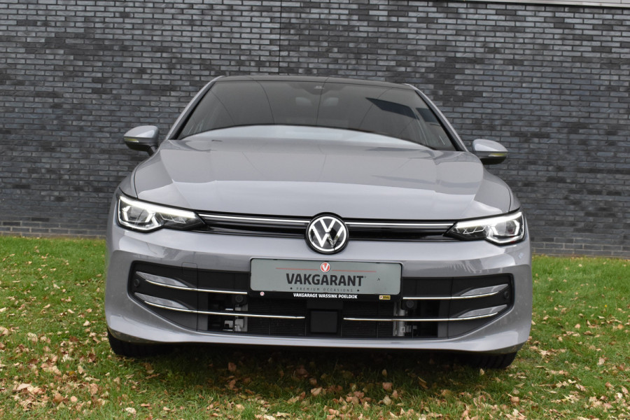 Volkswagen Golf 1.5 eTSI Edition 50 Pano/Trekhaak/navi/ harman kardon/head-up/Automaat