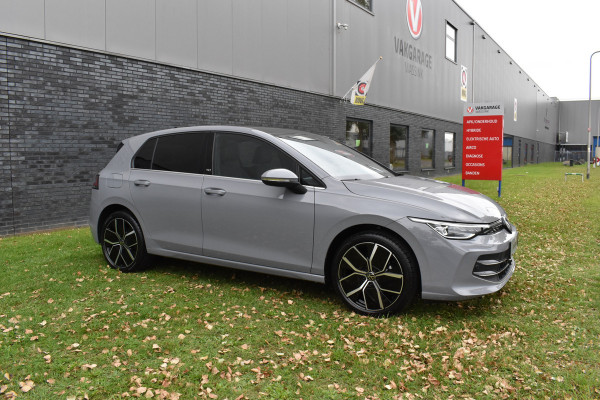 Volkswagen Golf 1.5 eTSI Edition 50 Pano/Trekhaak/navi/ harman kardon/head-up/Automaat