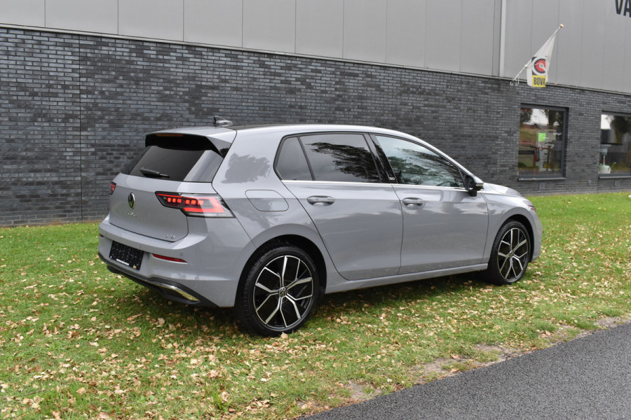 Volkswagen Golf 1.5 eTSI Edition 50 Pano/Trekhaak/navi/ harman kardon/head-up/Automaat