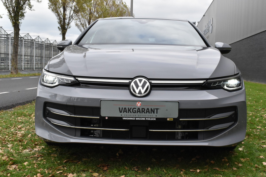 Volkswagen Golf 1.5 eTSI Edition 50 Pano/Trekhaak/navi/ harman kardon/head-up/Automaat