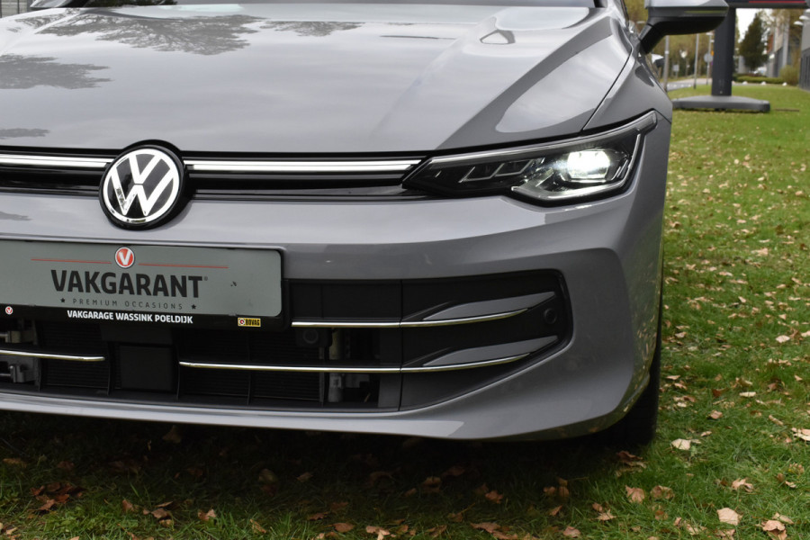 Volkswagen Golf 1.5 eTSI Edition 50 Pano/Trekhaak/navi/ harman kardon/head-up/Automaat