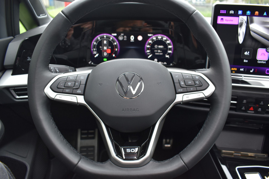 Volkswagen Golf 1.5 eTSI Edition 50 Pano/Trekhaak/navi/ harman kardon/head-up/Automaat
