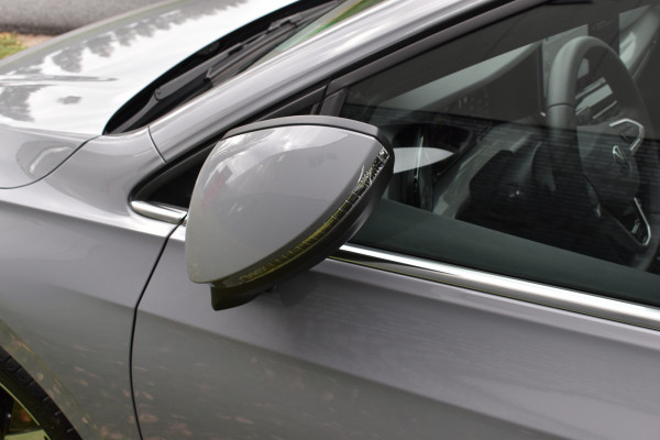 Volkswagen Golf 1.5 eTSI Edition 50 Pano/Trekhaak/navi/ harman kardon/head-up/Automaat
