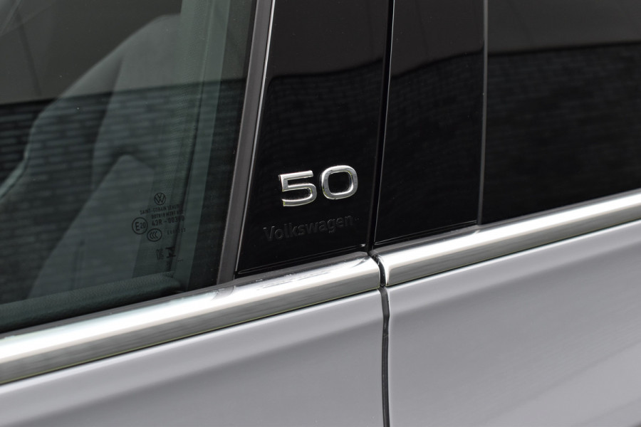 Volkswagen Golf 1.5 eTSI Edition 50 Pano/Trekhaak/navi/ harman kardon/head-up/Automaat