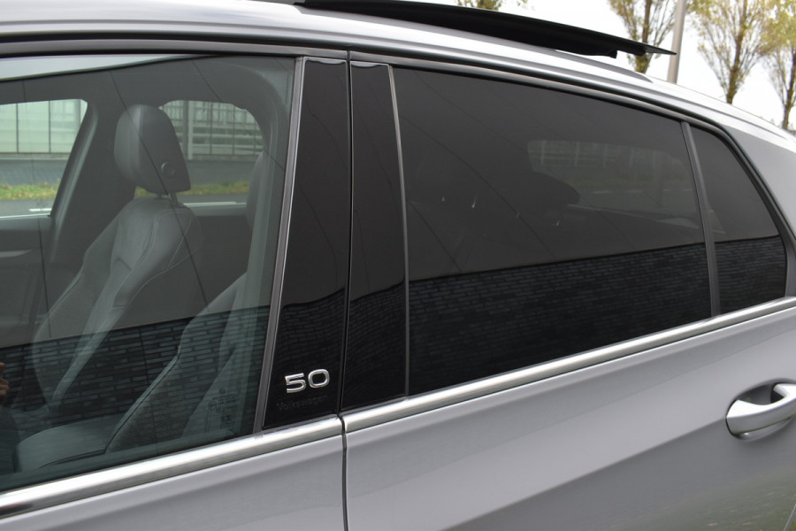 Volkswagen Golf 1.5 eTSI Edition 50 Pano/Trekhaak/navi/ harman kardon/head-up/Automaat