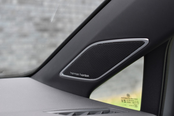 Volkswagen Golf 1.5 eTSI Edition 50 Pano/Trekhaak/navi/ harman kardon/head-up/Automaat