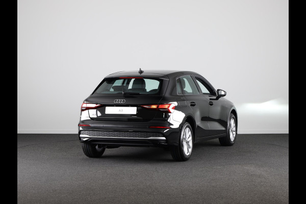 Audi A3 Sportback 30 TFSI Pro Line automaat, Apple CarPlay, Comfortairco, Parkeerassistent met parkerensensoren voor & achter, cruisecontrol
